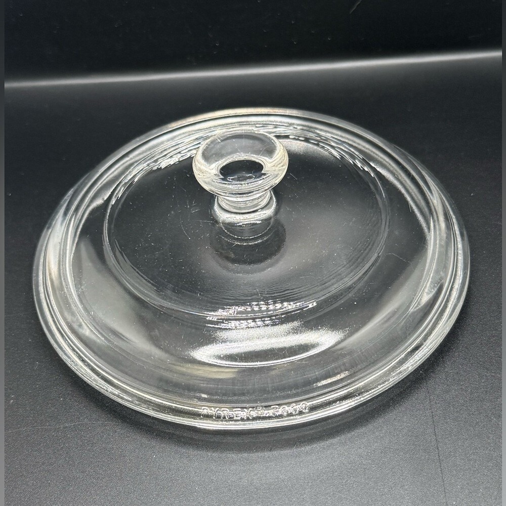 Pyrex P81C Round Clear Lid Clear Glass Lid with Handle no chips 6"